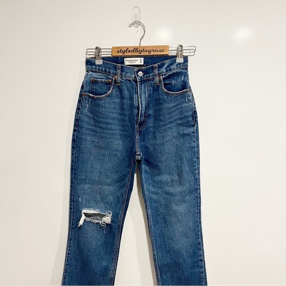 Abercrombie & Fitch Curve Love Ultra High Rise Ank Straight Jean - Picture 3 of 6